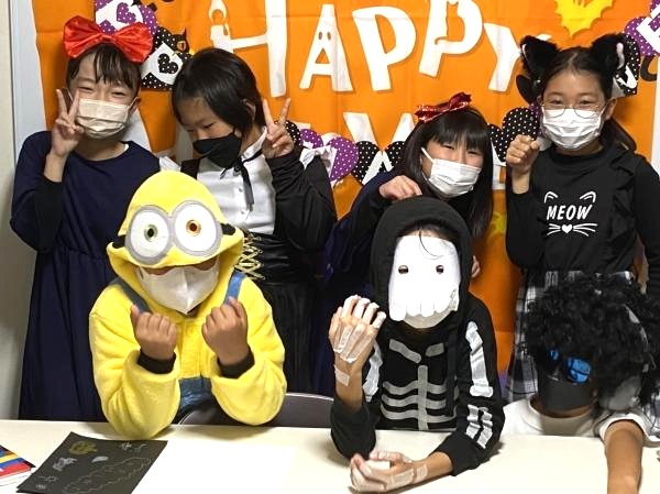ECCジュニア東美園町教室で開催したハロウィンイベントの様子