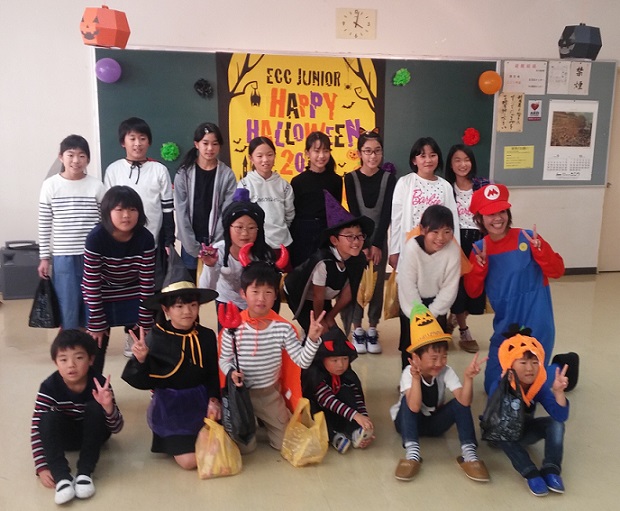 ht200354_2018. 学習発表会  and  Halloween Party
