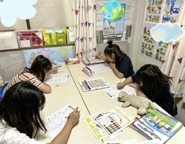 小学生たちが楽しく学ぶ英語・英会話教室