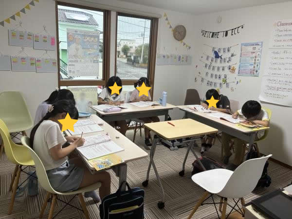 ECCジュニアの教材を使った英語のレッスン