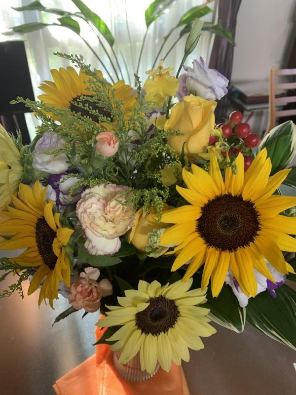 卒業生のH君、綺麗な花束をありがとうございます。