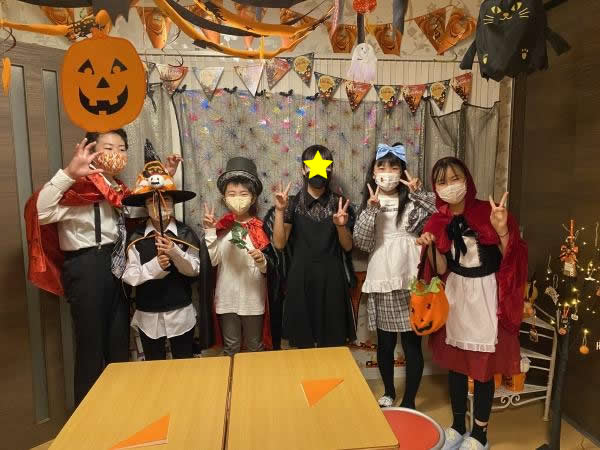 10月28日　小学５，６年生　6年生は最後のハロウインパーティーです。