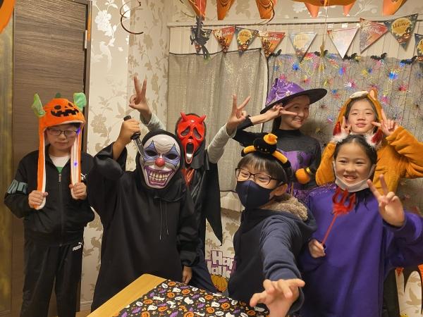 10月24日 5年生ハロウインパーティー　楽しかったハロウインだるま落とし　動画をご覧ください。