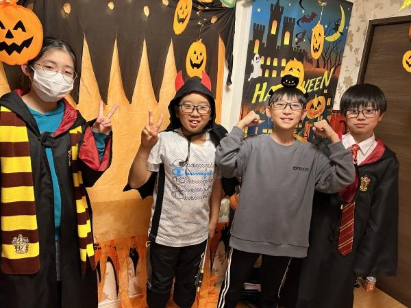 10月23日（月）6年生　Halloween Party  動画をご覧ください。