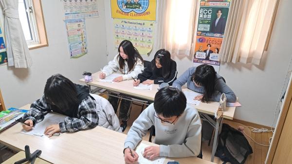 ht420303 毎回の確認テストは真剣！皆すごい集中力です！