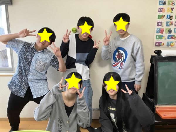 ht010467 中3生が11人全員希望の高校に受かりました。一緒に受験勉強をしたのも楽しい思い出です。