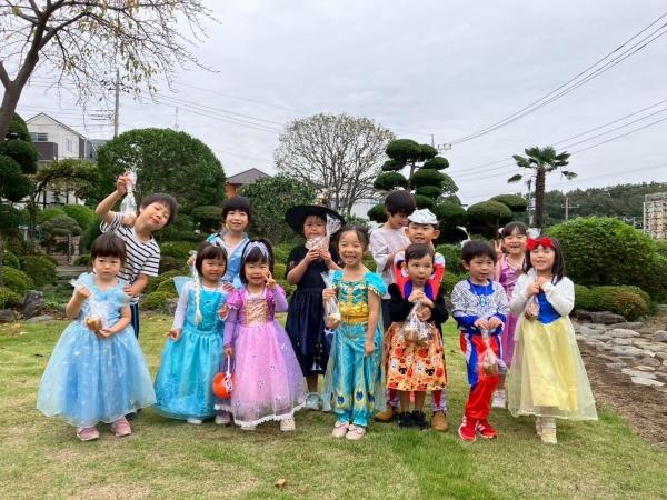 ht142457 英語を通してワクワク体験を！たのしい行事もたくさん