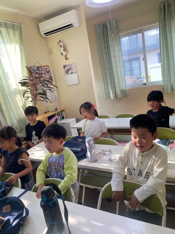 木曜日の小学1年生、2年生クラス、みんな頑張り屋さんです。