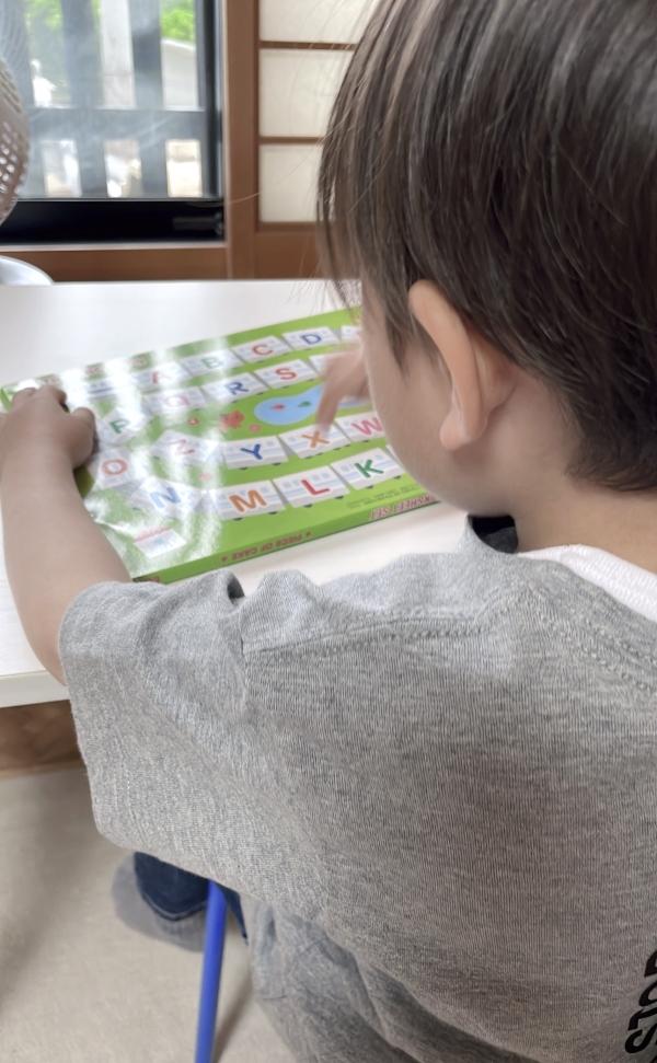 〔年少〕英語にすっとなじむ魔法の時期、今だけの伸び！