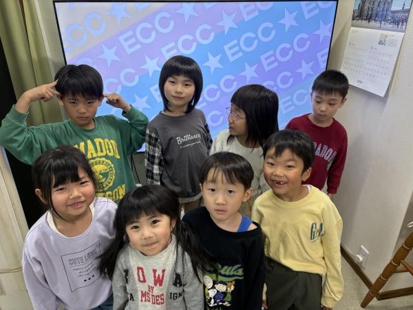 ht180147 【PF(基礎)クラス/小学1・2年生】色んなタイプの生徒さんが集まっていてにぎやかです