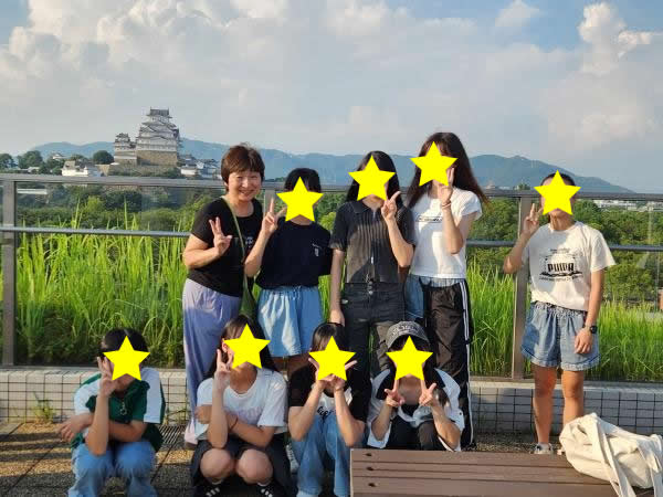 ht290517 2025.8.16姫路ディベートツアーの会場屋上にて