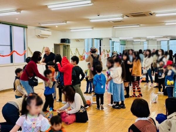 保護者の皆さまと一緒に～温かいハロウィンが今年も開催されました！