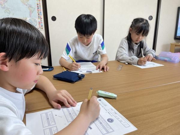 ht030126 小学2年SF生のタイムドリル、裏面のチャレンジレベルもしっかりこなします 2025.5.27