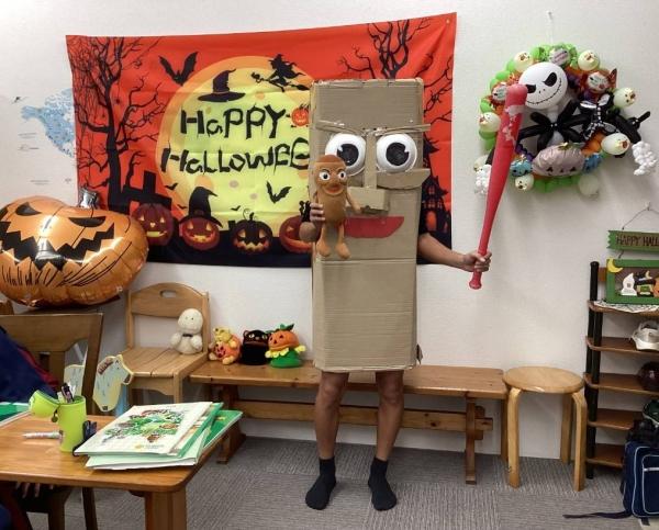 ht080223 手作りの仮装してきてくれた生徒さん