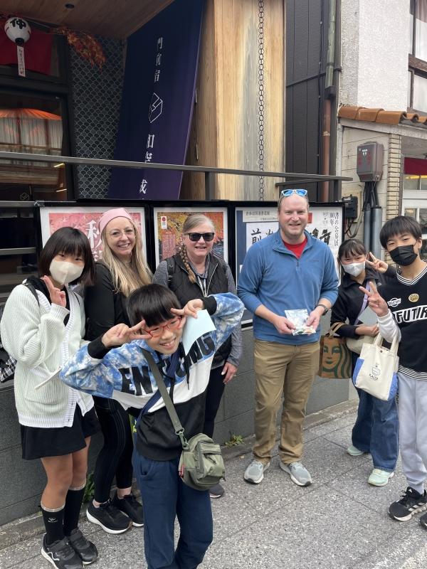 ht121614 子供達の質問に微笑みながら、耳を傾けてくれました！