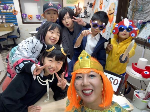 ht180098 2025年Halloween Party