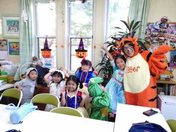 ht210204r 幼児クラスはプリンセスとウサギさんとトトロが登場。とってもかわいかったです。