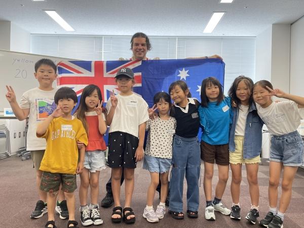 ht231289 2025年度キッズフェスティバル外国人の先生と遊びました