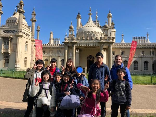 ht231768 ブライトンでホームステイ。朝は語学スクールで英語学習し、スクールランチを頂いた後は先生と一緒に観光