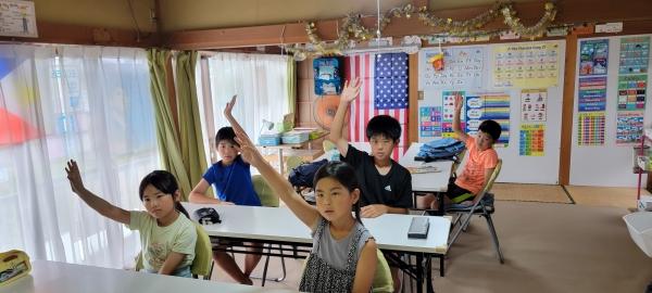 楽しく実践的な英会話を学ぶことができます