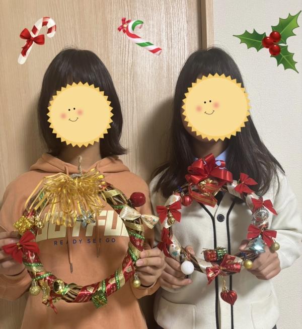 ht110297 上級小6クラスは小学校卒業記念としてクリスマスリースを作りました。教室で1時間作成した後、家で完成させました。