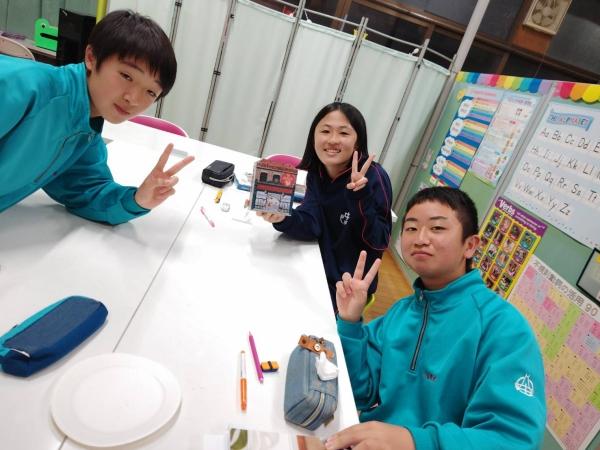 ht030120a イギリス土産のショートブレッドを堪能中。おいしいー！