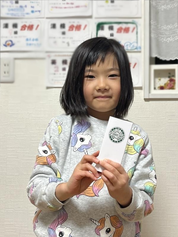 ht142242 初めての英語のテスト、緊張したけれど100点満点取れました！面接テストの後は「楽しかったー」の感想でした。