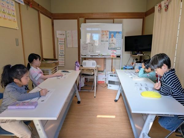 ECC全国児童・中学生英語検定試験、真剣です。