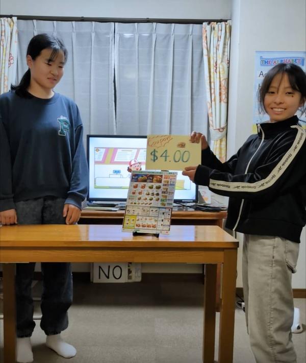 ht231522 小学5,6年生発表会　ファーストフード店でのやり取りを発表