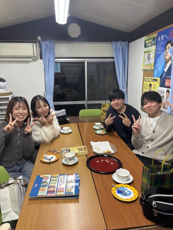 ht780869 懐かしい〜！と言いながら教室に入ってくれました。加古川東、西、南高校に通っていた優秀な生徒さん達です。