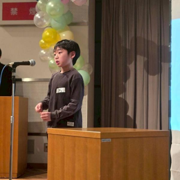 ht090458 堂々と大学芋の調理過程を英語で発表できました。小学3年生