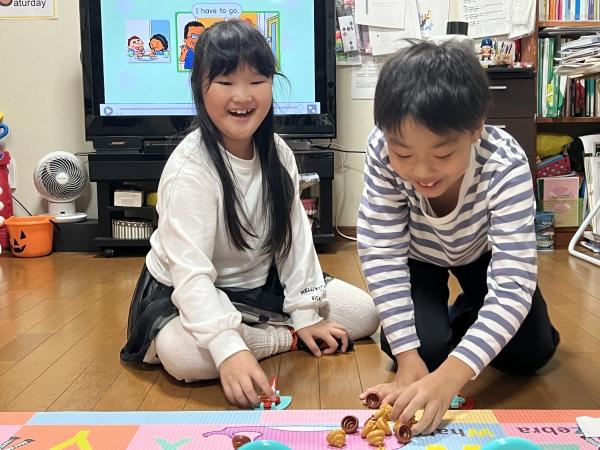 ht010536R ミニパーティーで楽しくゲーム