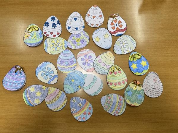 ht020074 3月10日　イースターエッグ作ってイースターエッグハントをしたよ！