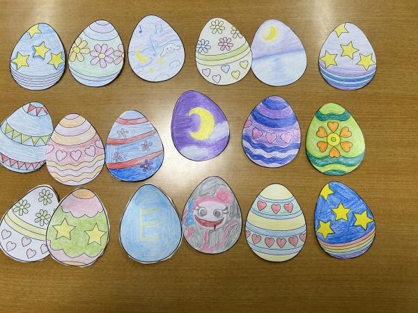 ht020074 3月12日　イースターエッグ作ってイースターエッグハントをしたよ！