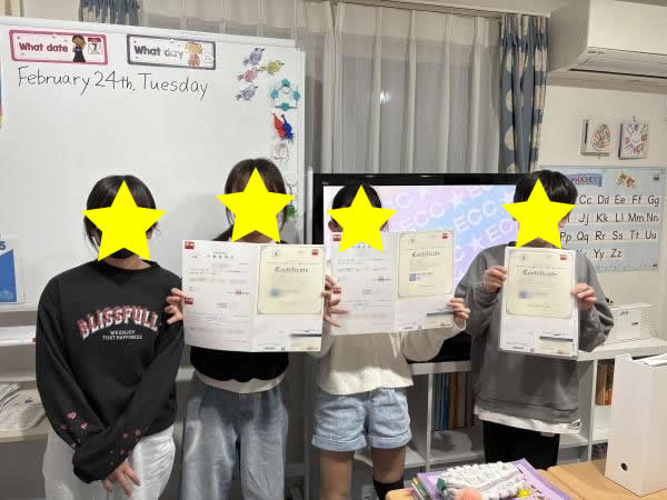 ht121895 英検®合格おめでとう！コツコツと英語を続けてがんばっています