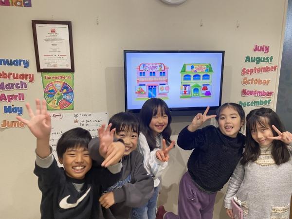ht130825 小1、小2の仲良しPFクラス。発音抜群のスーパーキッズたちです！