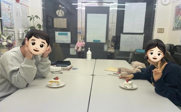 ht272389v 中学3年生。おめでとう！の手作りケーキでお祝い。美味しく食べてくれました。