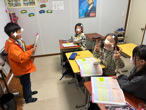 ht132831 楽しい発話。日常のレッスンの中でドンドン英語を話してもらいます。