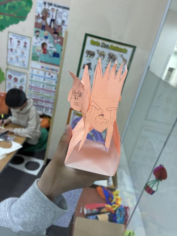 ht872552 H君はこんな感じのキャタピラー(？)を作ったそうです…。女の子が喜んで見せてくれました(‘_’)