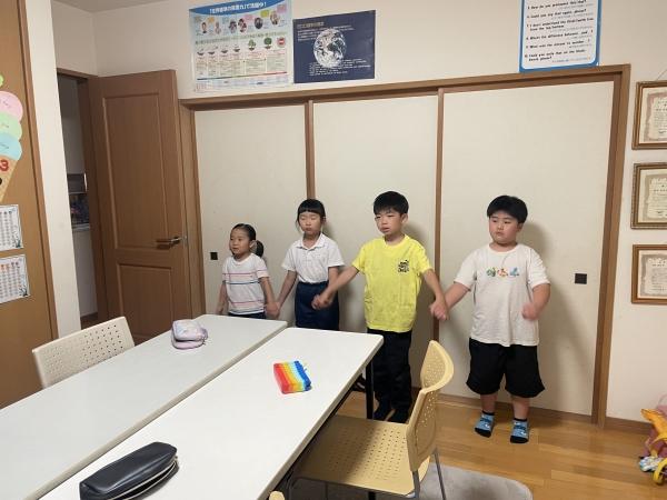 小学1年生〜小学3年生クラスのレッスン風景