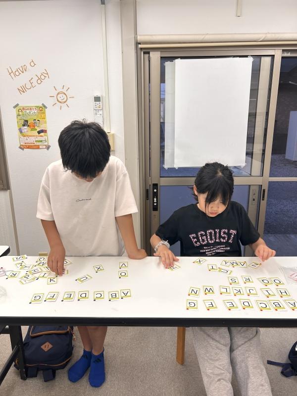 ht090400 小学3年生、アルファベットもスラスラ！楽しみながらしっかり力が身についています♪