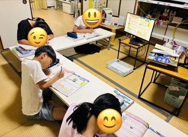 ht872490 休みを過ごす場所について「山または、海辺のどちらが好いか？」自身の考えをまとめてディベート練習をしました。