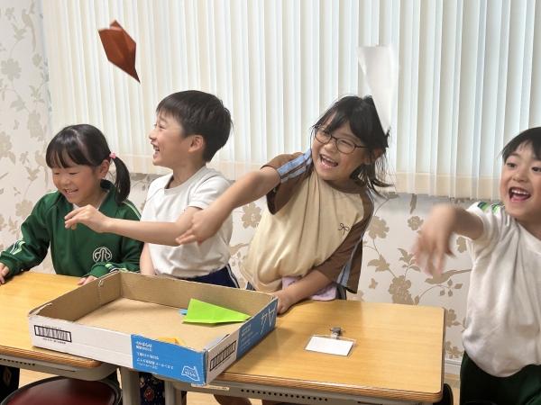 金曜日小学1，2，3年生クラス、動画をご覧ください。