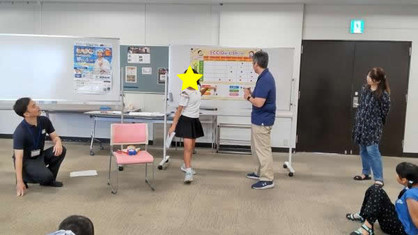 ht111660 高学年クラスは、どんどん答えます！すごい！！