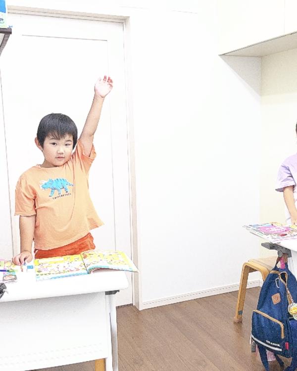 ECCジュニアの教材を使った英語のレッスン
