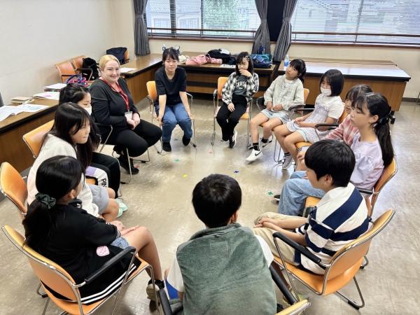 ht111949 高学年の部では、記憶力が試されるMemory Circleを行いました♪
